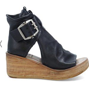 A.S. 98 NAYA WEDGE - Like new, worn twice